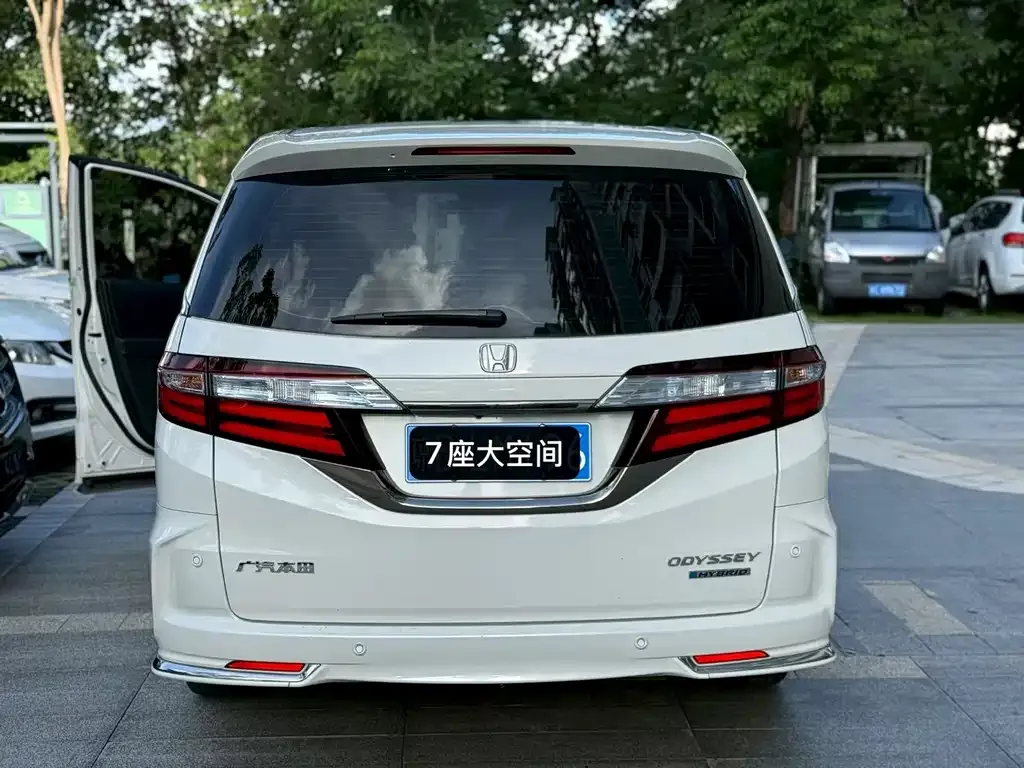 Honda Odyssey — фото 2