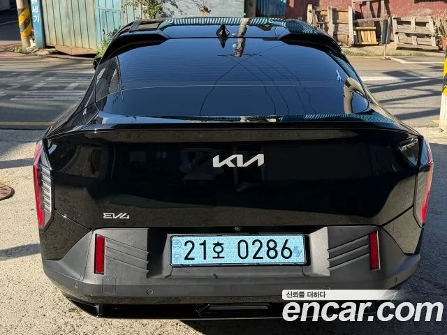 Kia EV4 — фото 4