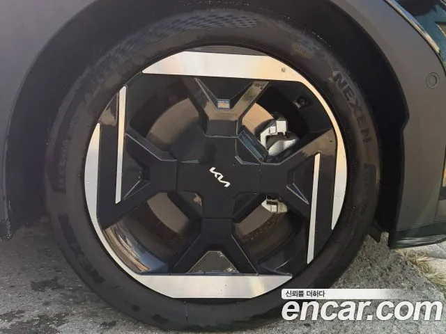 Kia EV4 — фото 9