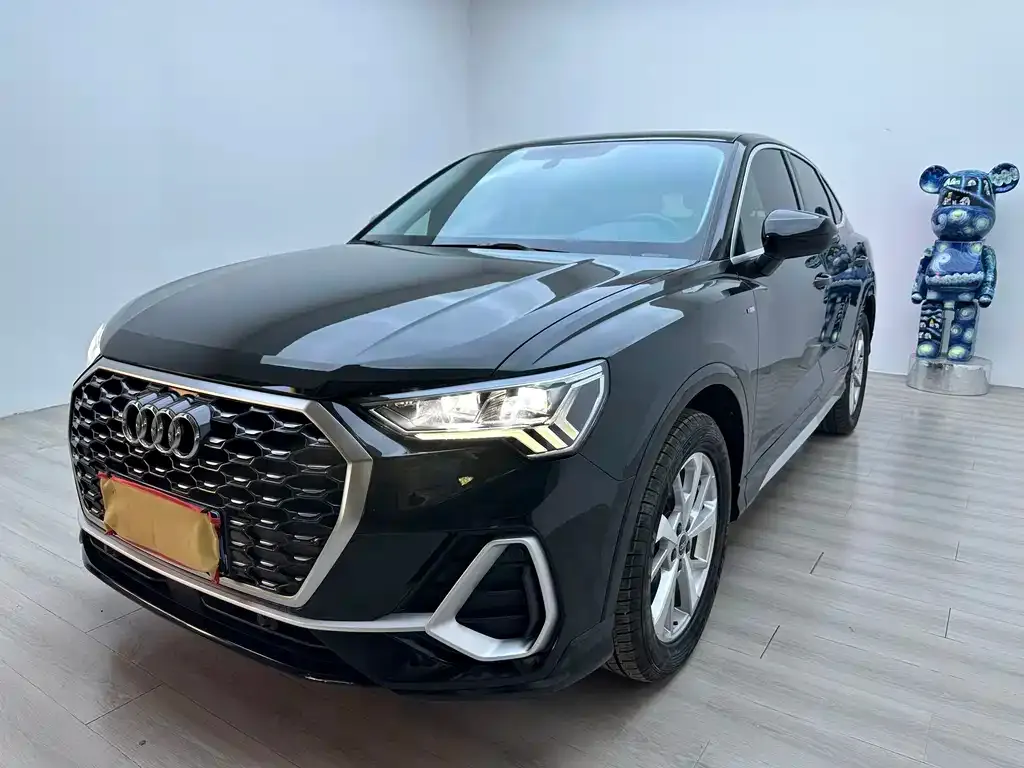 Audi Q3 Sportback — фото 1