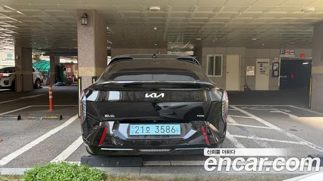 Kia EV4 — фото 3