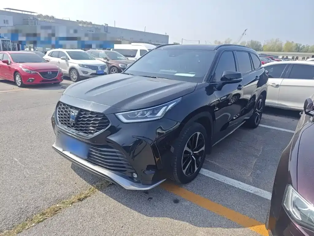 Toyota Crown Kluger — фото 1