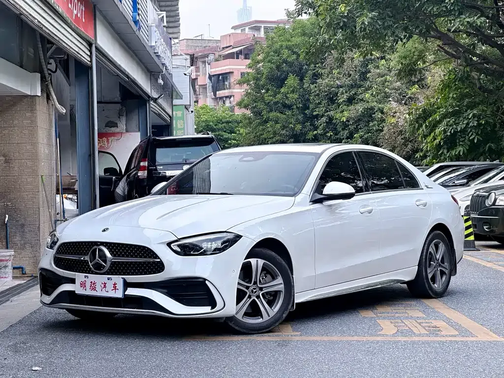 Mercedes-Benz C-Class — фото 1