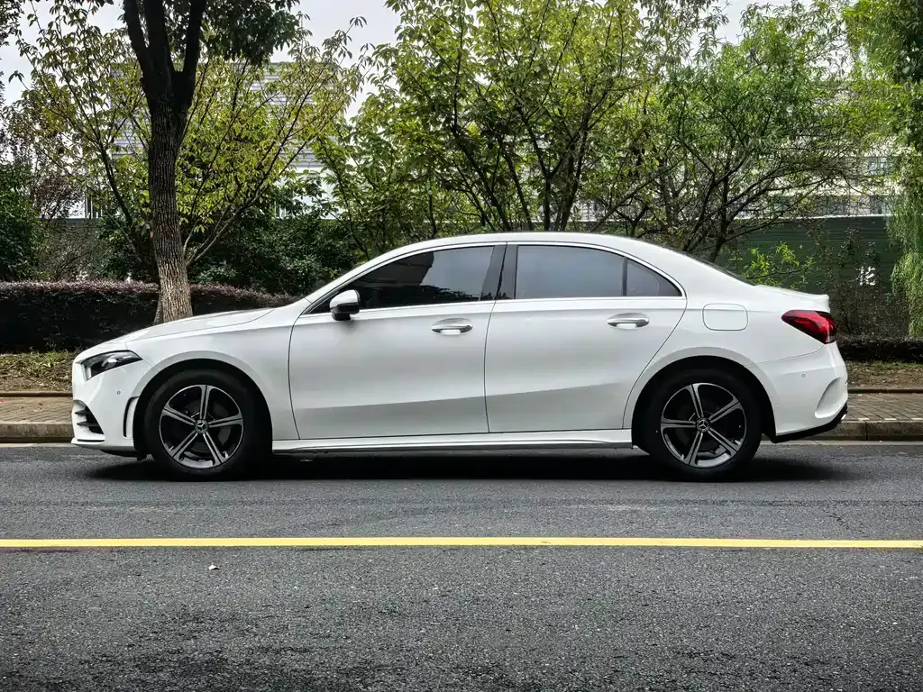 Mercedes-Benz A-Class — фото 8