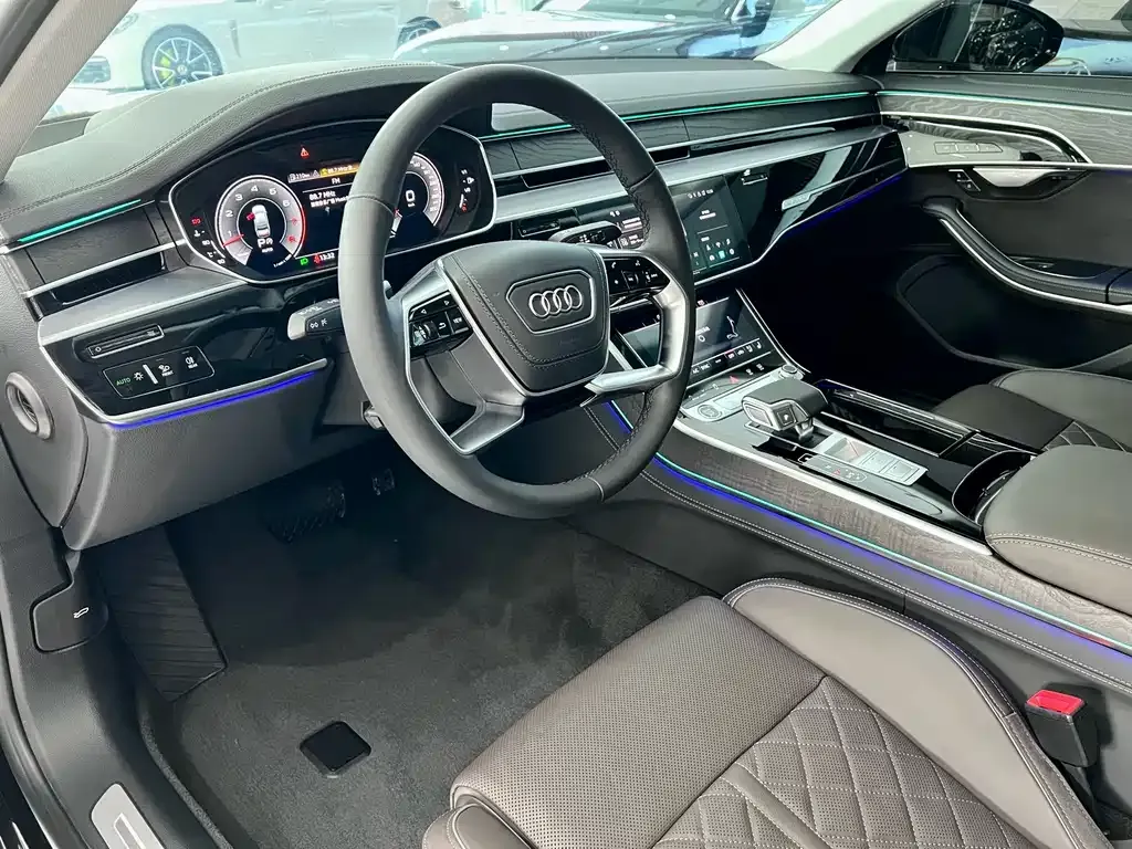 Audi A8 — фото 9