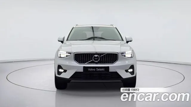 Volvo XC40 — фото 6