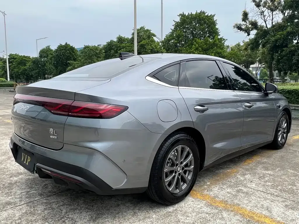 BYD Qin L — фото 8