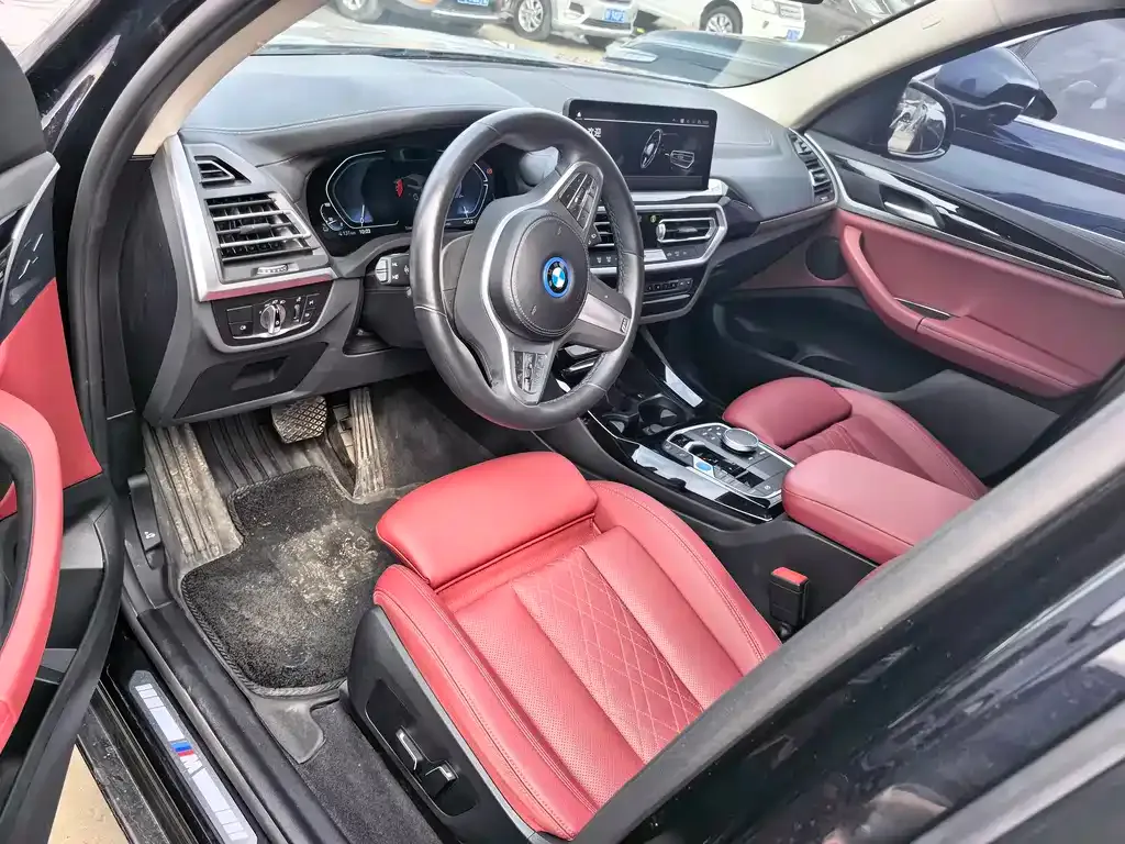 BMW iX3 — фото 10