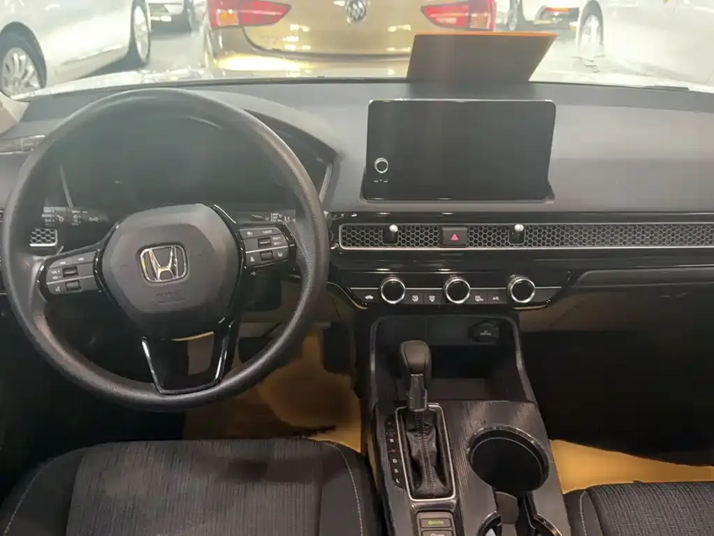 Honda Civic — фото 1