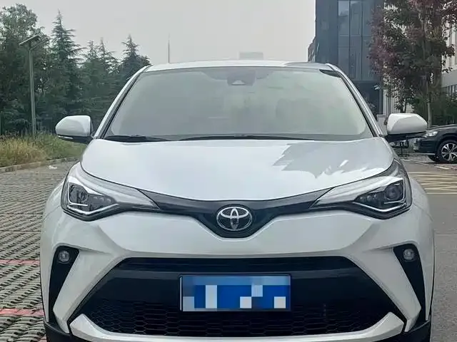 Toyota C-HR — фото 9