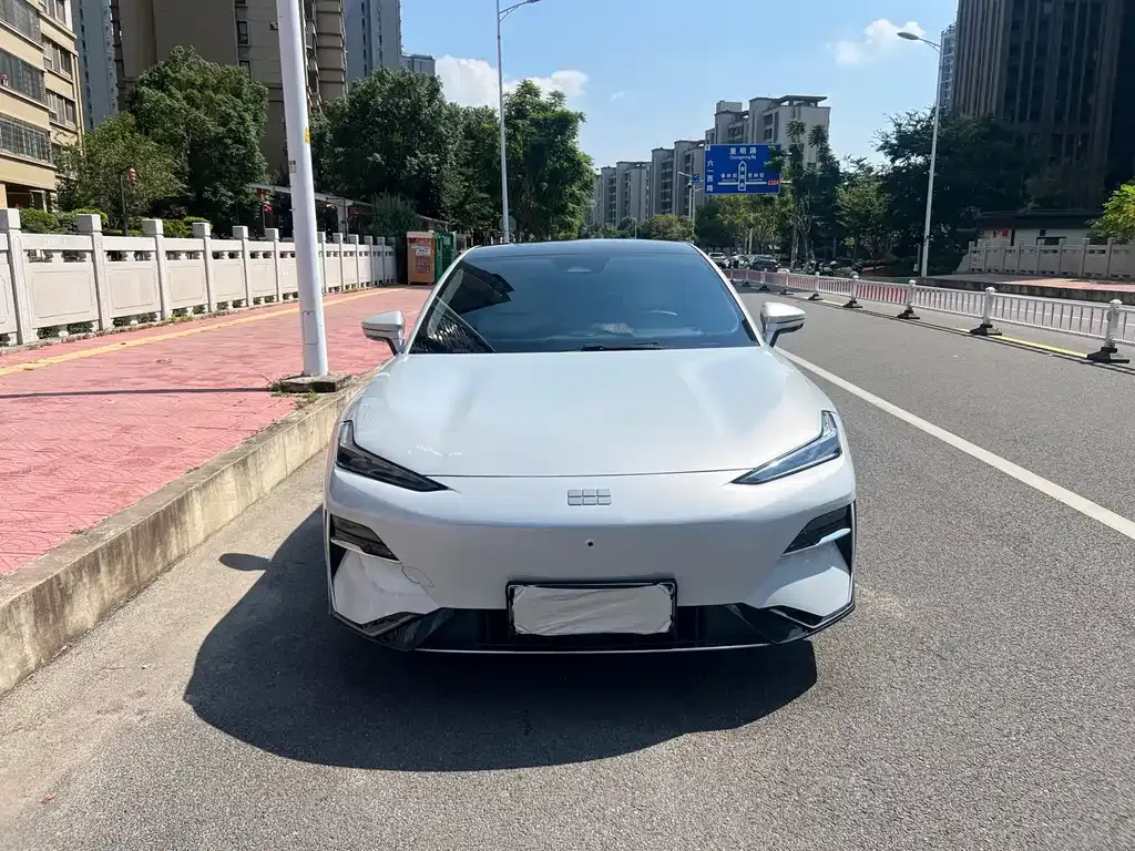 Geely Galaxy E8 — фото 4
