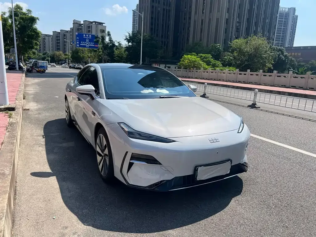 Geely Galaxy E8 — фото 7