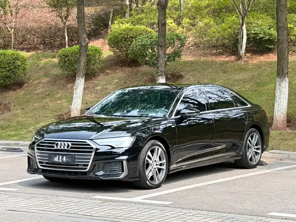 Audi A6L — фото 1