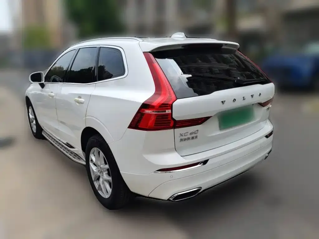 Volvo XC60 — фото 3