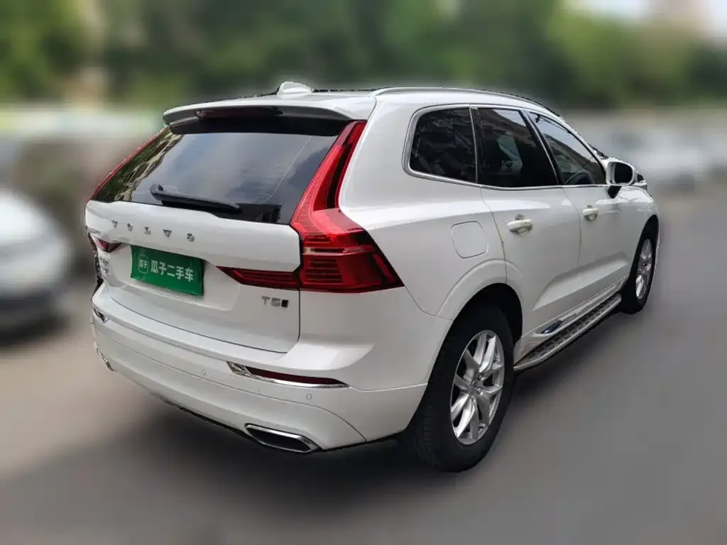 Volvo XC60 — фото 5