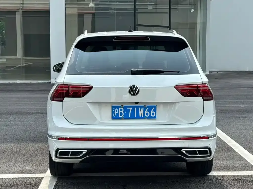 Volkswagen Tiguan L — фото 5