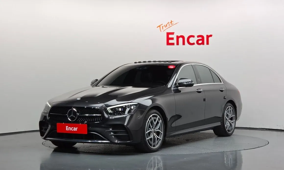 Mercedes-Benz E-Class — фото 1