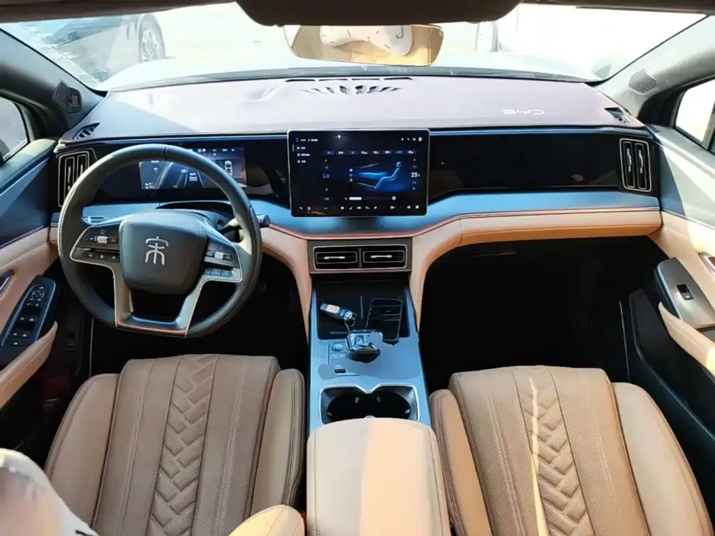 BYD L DM-i — фото 6