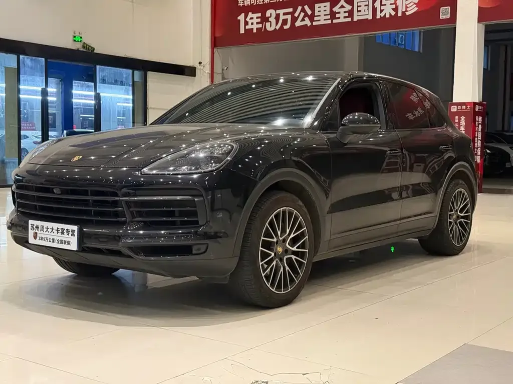 Porsche Cayenne — фото 1