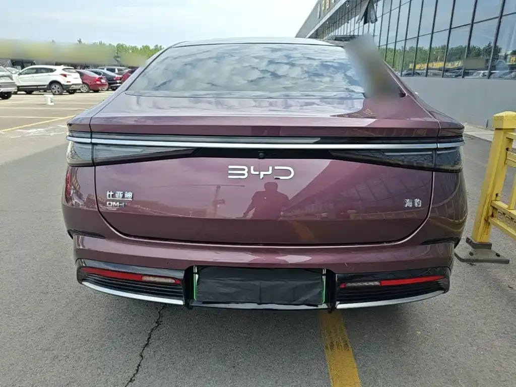 BYD Seal — фото 8