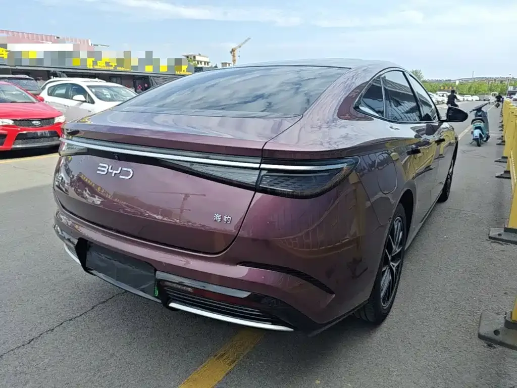 BYD Seal — фото 3