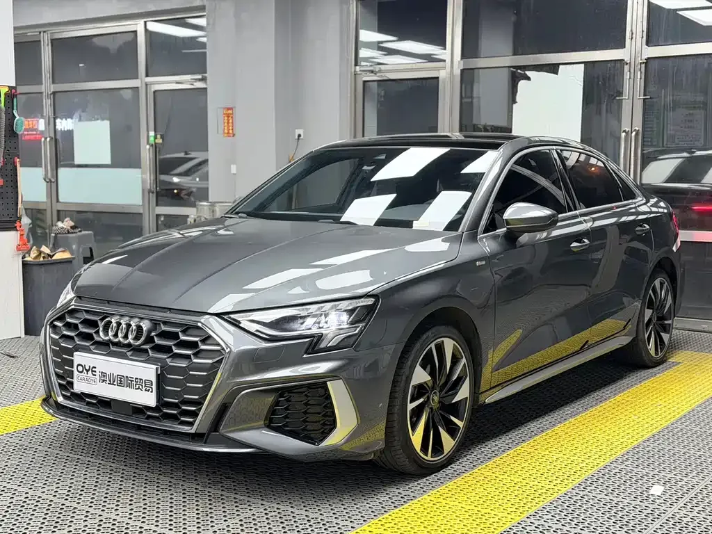 Audi A3 — фото 1