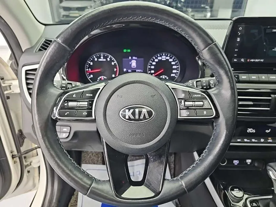 Kia Seltos — фото 7