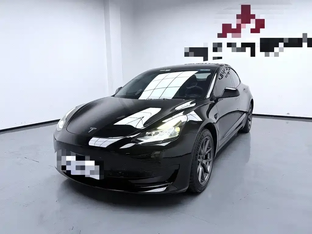 Tesla Model 3 — фото 1