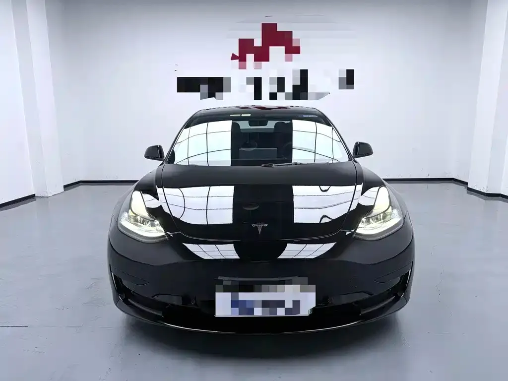 Tesla Model 3 — фото 10