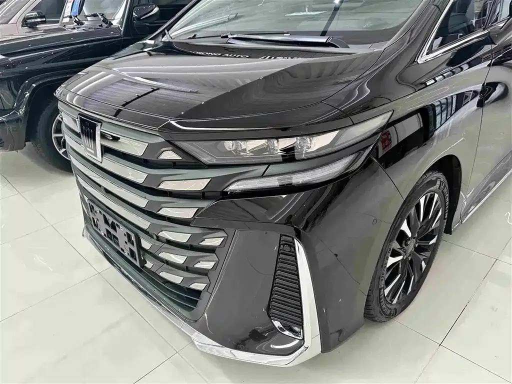 Toyota Vellfire — фото 4