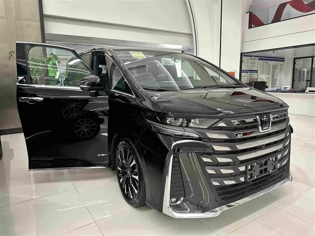 Toyota Vellfire — фото 10