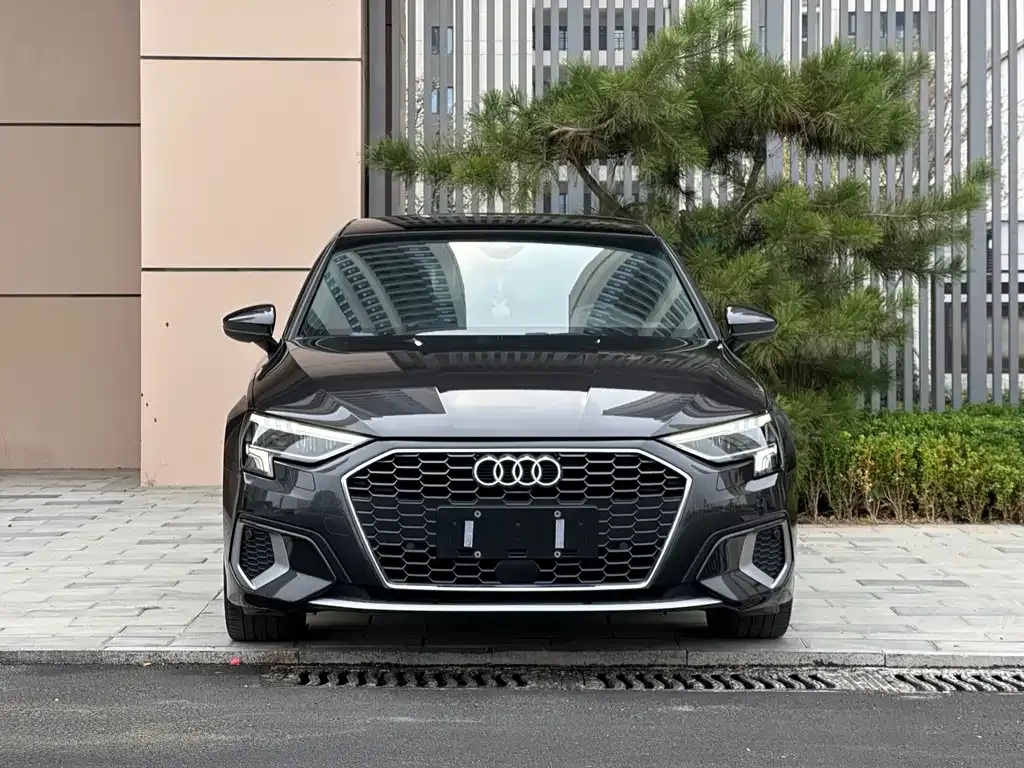 Audi A3 — фото 1