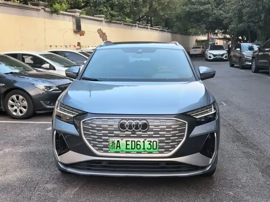 Audi Q4 e-tron — фото 10