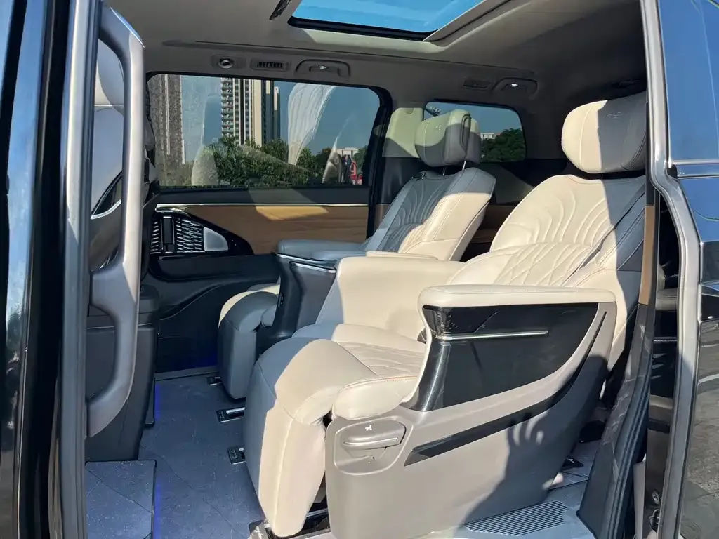 GAC Motor Trumpchi M8 — фото 2