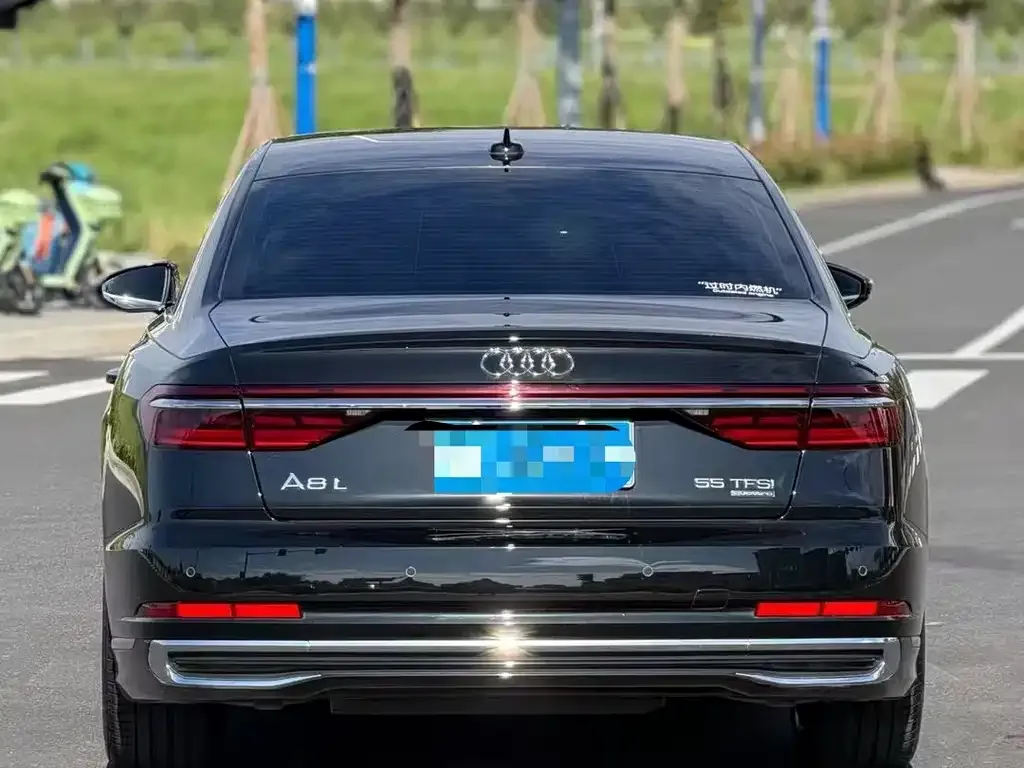 Audi A8 — фото 9