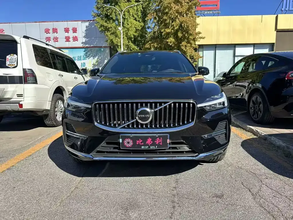 Volvo XC60 — фото 10