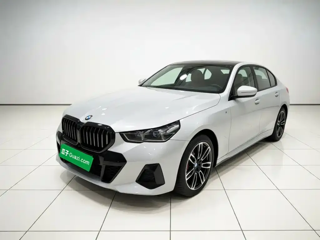 BMW 5 Series — фото 1