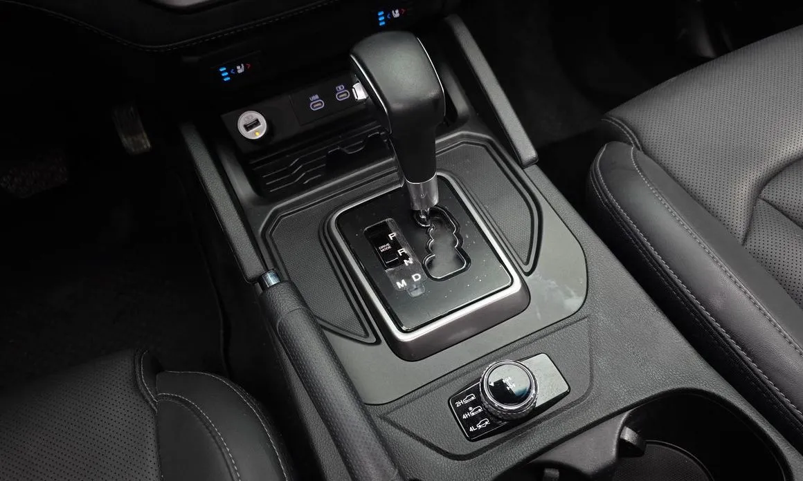 KG Mobility (Ssangyong) Rexton — фото 10