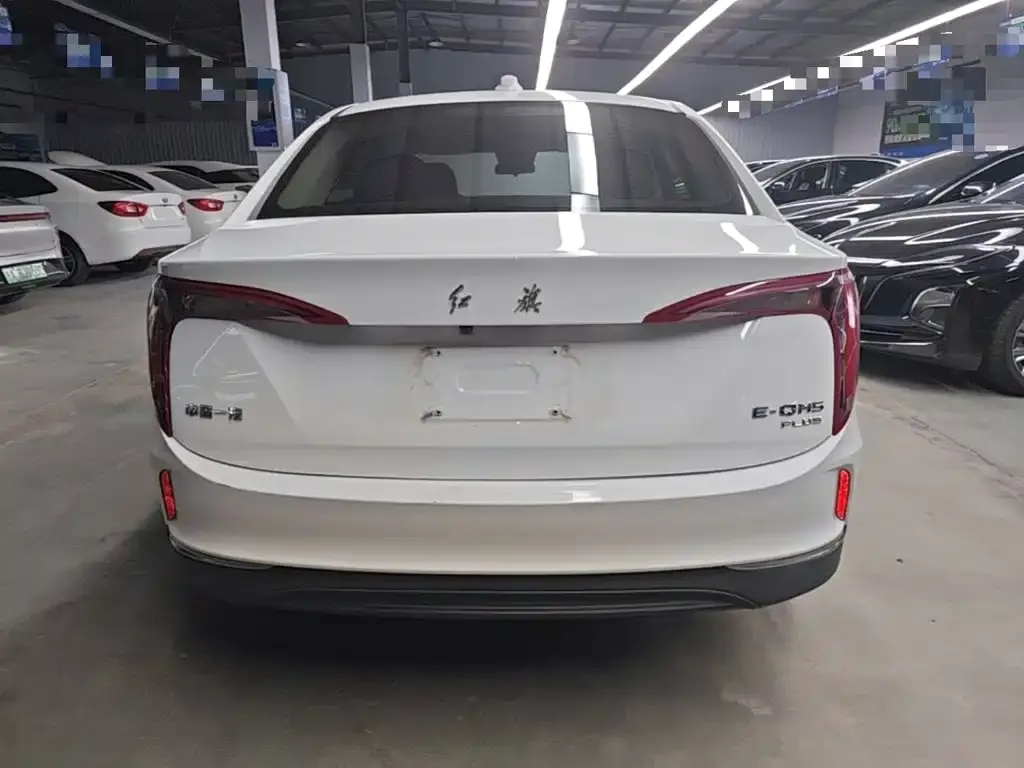 Hongqi E-QM5 — фото 3
