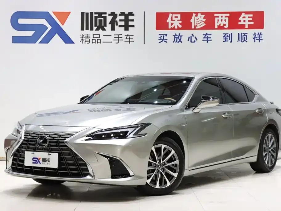 Lexus ES — фото 1