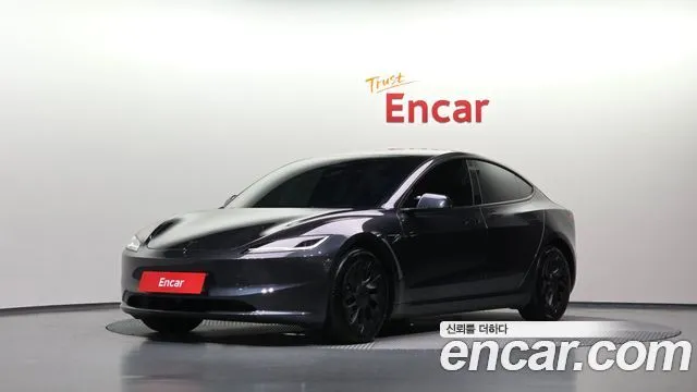 Tesla Model 3 — фото 1