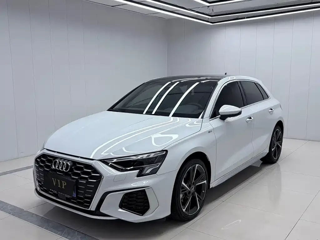 Audi A3 — фото 1
