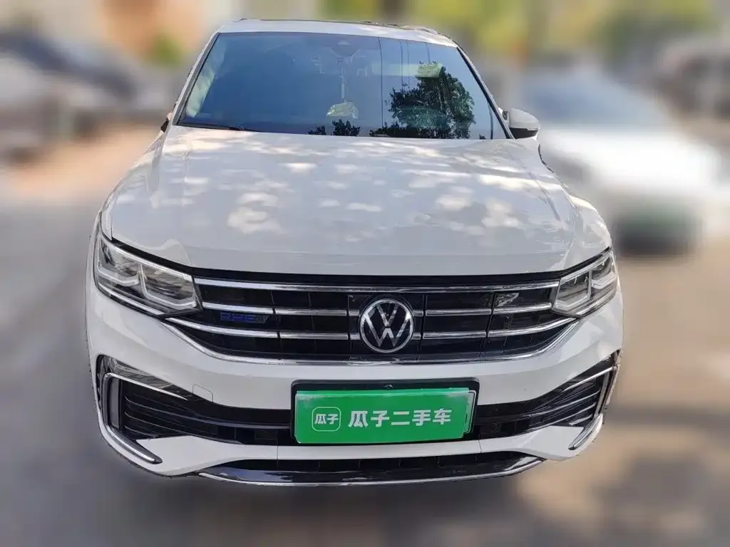 Volkswagen Tiguan L PHEV — фото 9