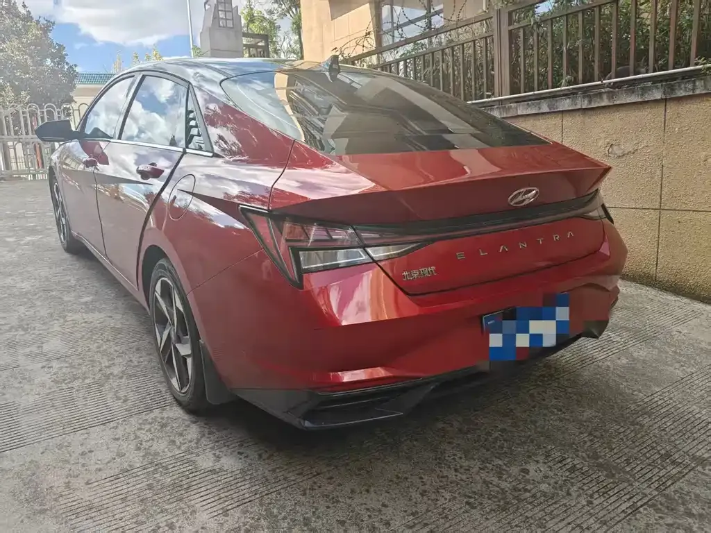 Hyundai Elantra — фото 10