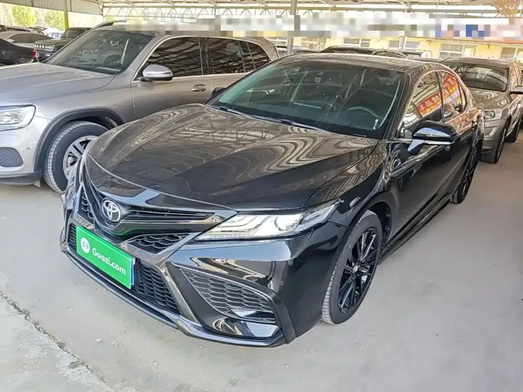 Toyota Camry — фото 3