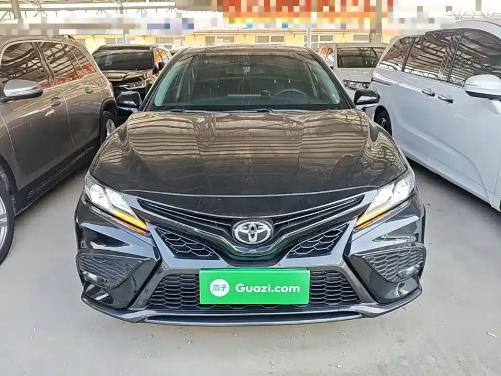 Toyota Camry — фото 8