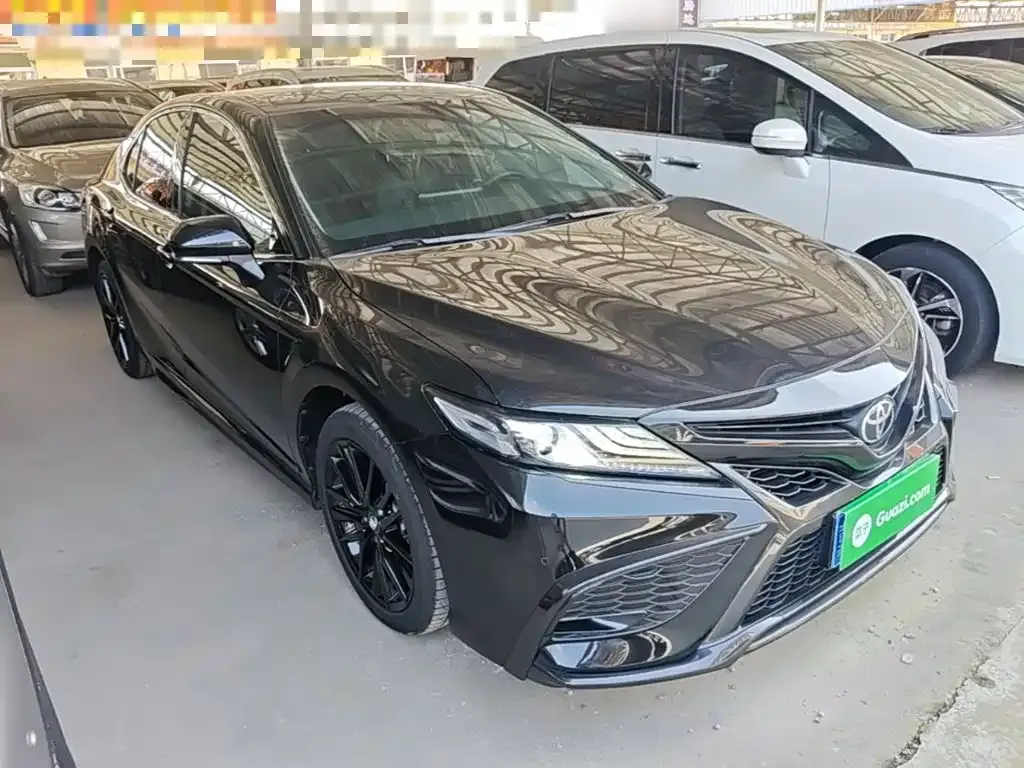 Toyota Camry — фото 6