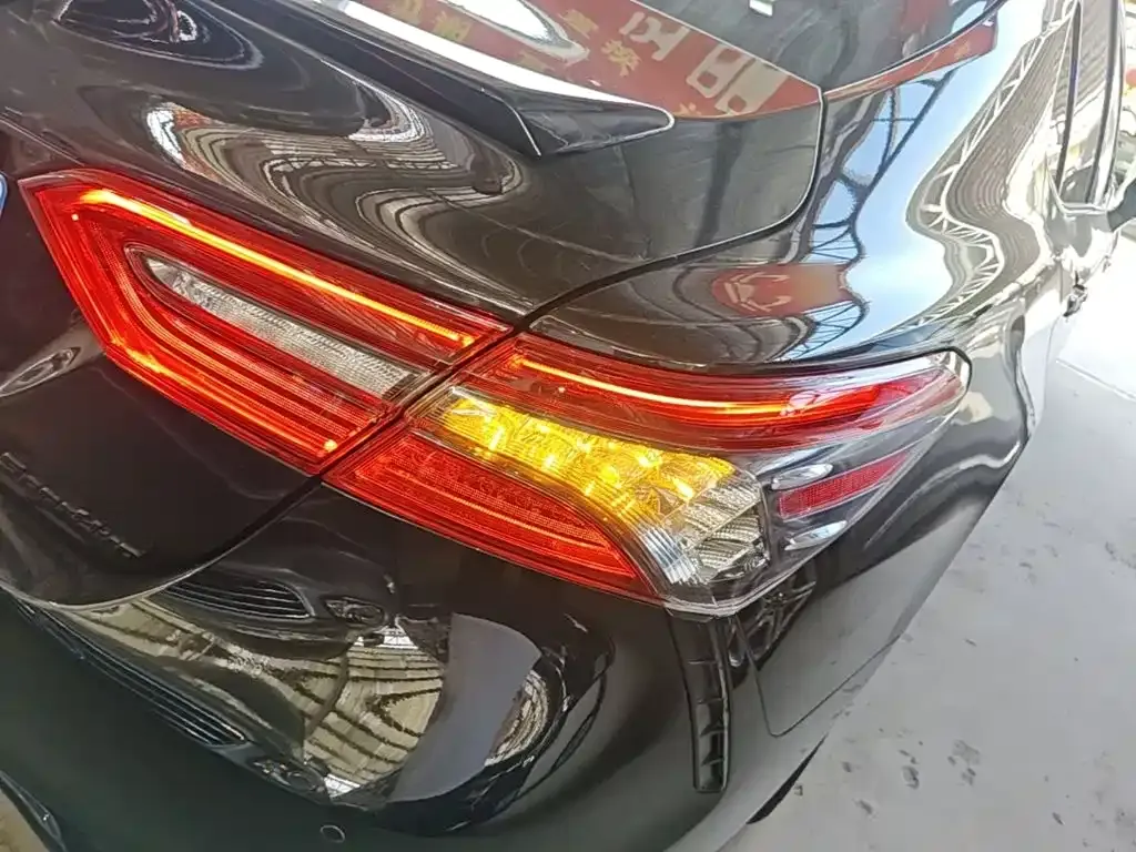 Toyota Camry — фото 7