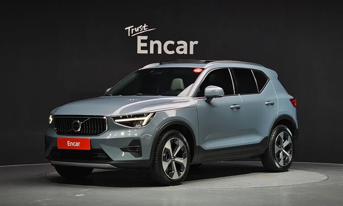 Volvo XC40 — фото 1