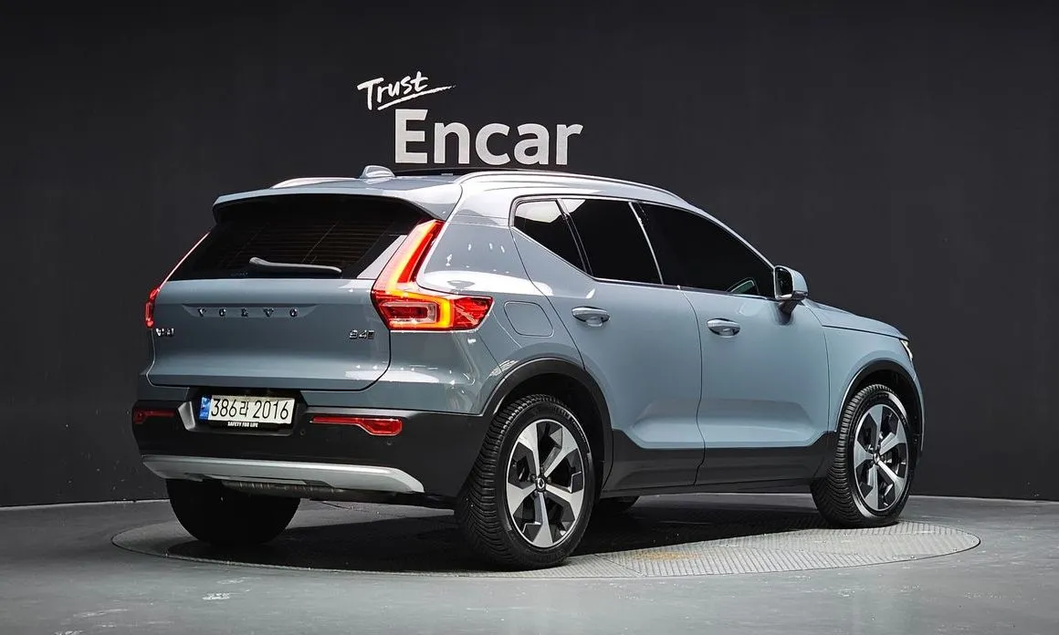 Volvo XC40 — фото 6